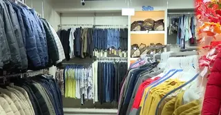 শীতকাল ঘিরে পোশাকের দোকানে বাড়ছে ভিড়